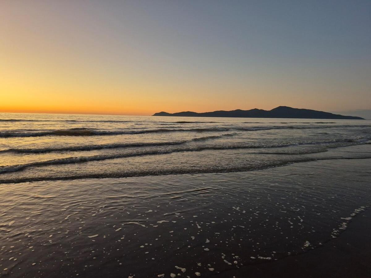 Raumati South Beach Studio Paraparaumu Exterior foto